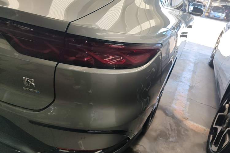 Used BYD Han 2025 Model EV Intelligent Driving Edition 635KM Flagship Right Rear Taillight