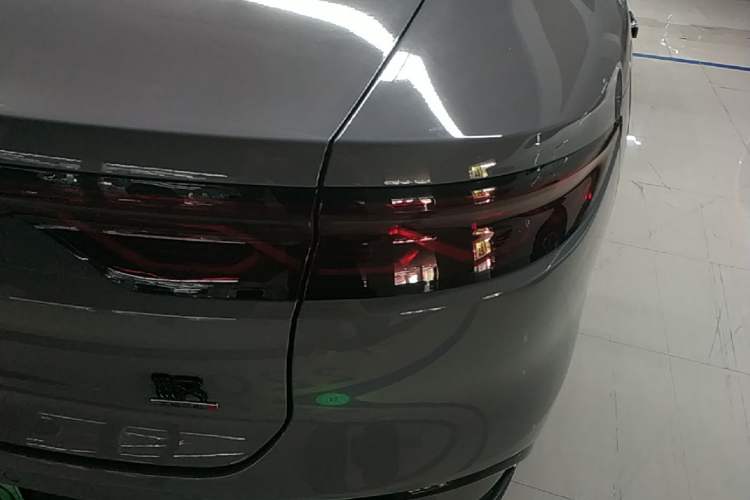 Used BYD Han 2025 DM-i Intelligent Driving Edition 125KM LiDAR Flagship Model Right Rear Taillight