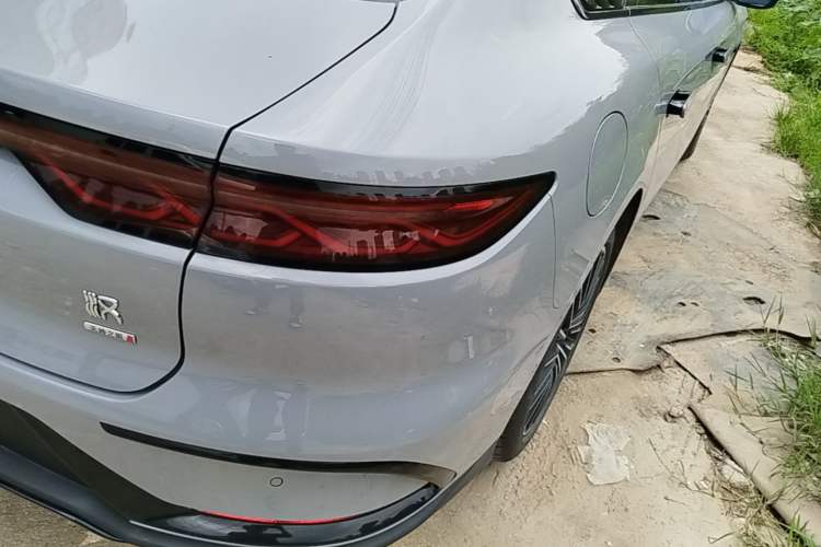 Used BYD Han 2025 DM-i Intelligent Driving Edition 125KM LiDAR Flagship Model Right Rear Taillight
