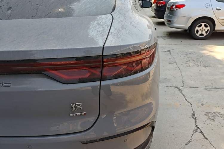 Used BYD Han 2025 DM-i Intelligent Driving Edition 125KM LiDAR Flagship Model Right Rear Taillight