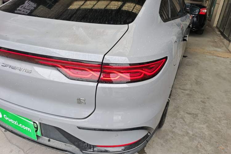Used BYD Han 2025 DM-i 125KM Prestige Model Right Rear Taillight