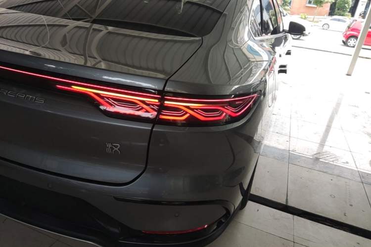 Used BYD Han 2025 DM-i 125KM Elite Model Right Rear Taillight