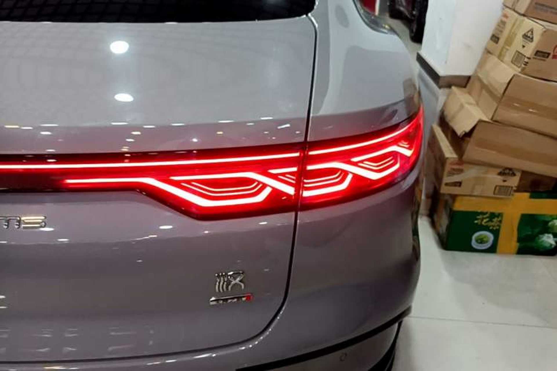 Used BYD Han 2025 DM-i Intelligent Driving Edition 125KM Prestige Model Right Rear Taillight