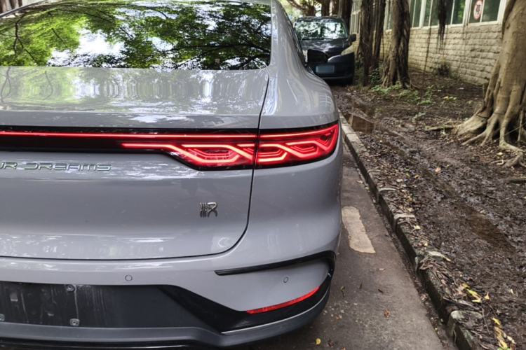 Used BYD Han 2025 DM-i 125KM Prestige Model Right Rear Taillight