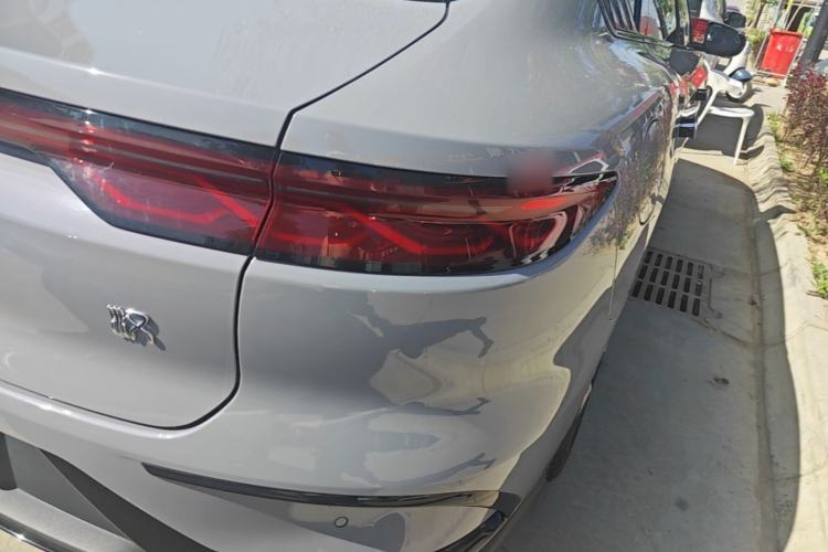 Used BYD Han 2025 DM-i 125KM Prestige Model Right Rear Taillight