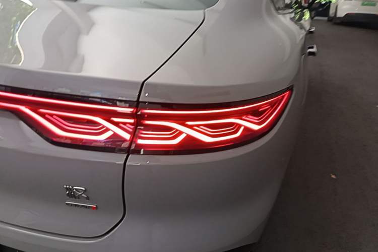 Used BYD Han 2025 DM-i Intelligent Driving Edition 125KM LiDAR Flagship Model Right Rear Taillight