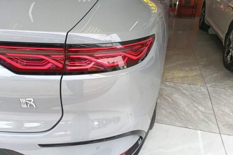 Used BYD Han 2025 DM-i 125KM Prestige Model Right Rear Taillight