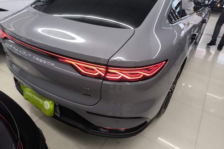 Used BYD Han 2025 DM-i Intelligent Driving Edition 125KM LiDAR Flagship Model Right Rear Taillight
