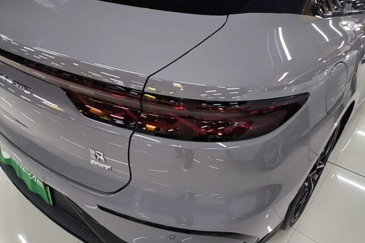 Used BYD Han 2025 EV Intelligent Driving Version 506KM Prestige Model Right Rear Taillight