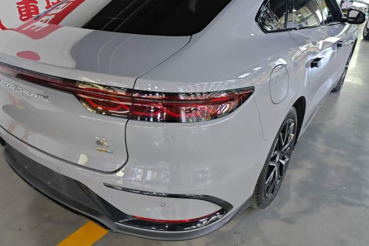 Used BYD Han 2025 EV Intelligent Driving Version 506KM Prestige Model Right Rear Taillight