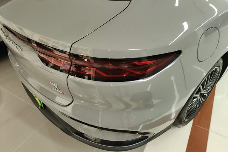 Used BYD Han 2025 DM-i 125KM LiDAR-Powered Intelligent Driving Model Right Rear Taillight