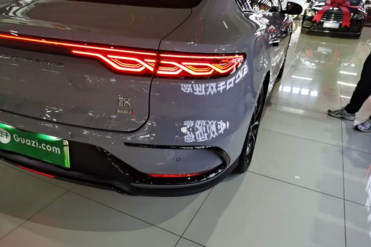 Used BYD Han 2025 DM-i Intelligent Driving Edition 125KM Prestige Model Right Rear Taillight