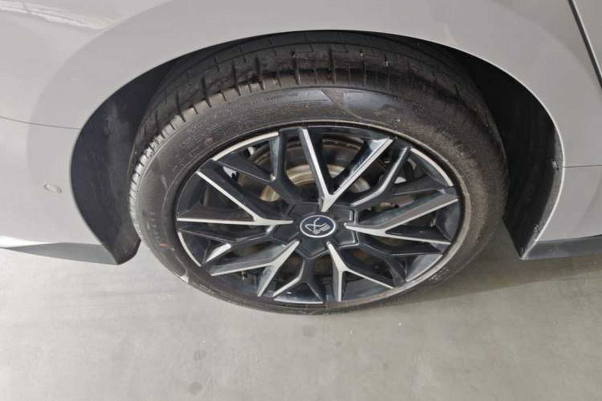 Used BYD Han 2025 DM-i Intelligent Driving Edition 125KM Prestige Model Right Rear Wheel Hub