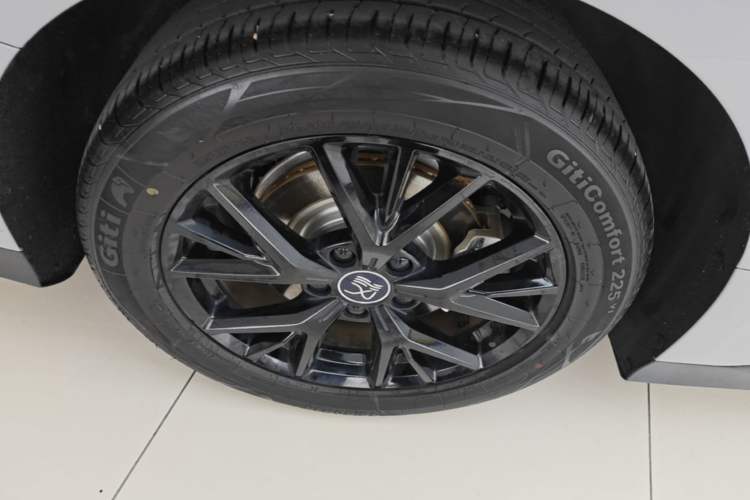 Used BYD Han 2025 DM-i 125KM Elite Model Right Rear Wheel Hub