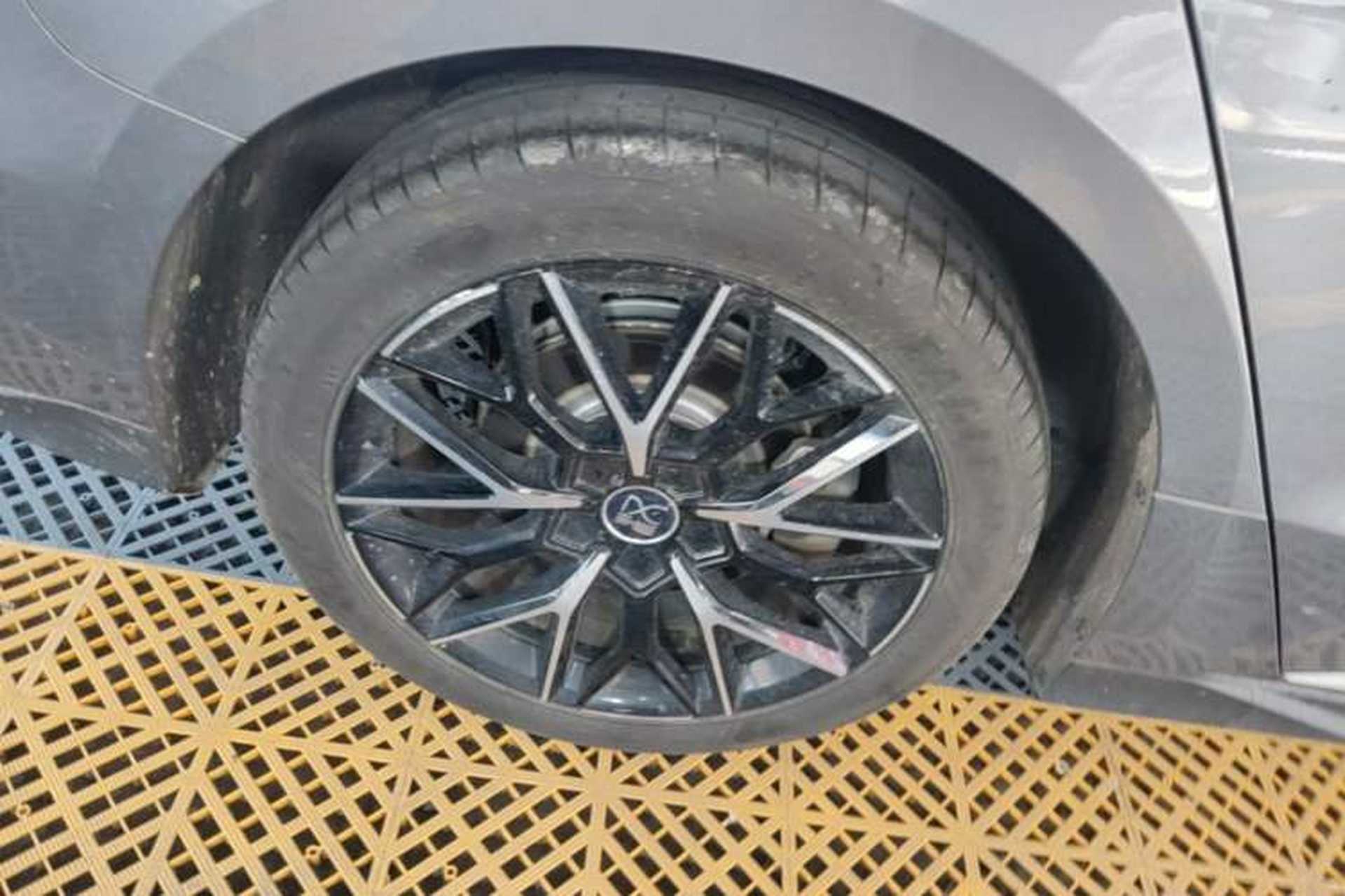 Used BYD Han 2025 DM-i 125KM Prestige Model Right Rear Wheel Hub