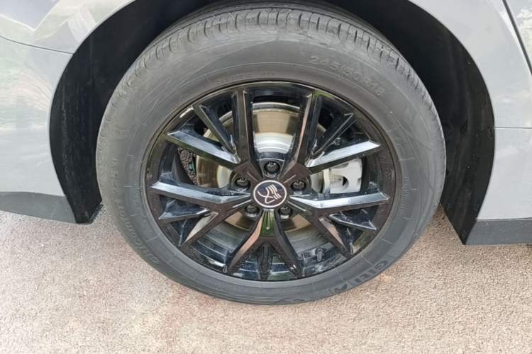 Used BYD Han 2025 DM-i 125KM Elite Model Right Rear Wheel Hub