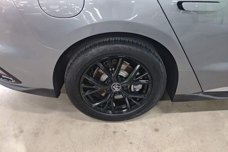 Used BYD Han 2025 DM-i 125KM Elite Model Right Rear Wheel Hub