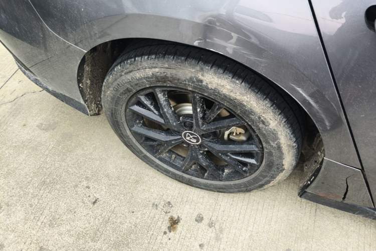 Used BYD Han 2025 DM-i 125KM Comfort Model Right Rear Wheel Hub