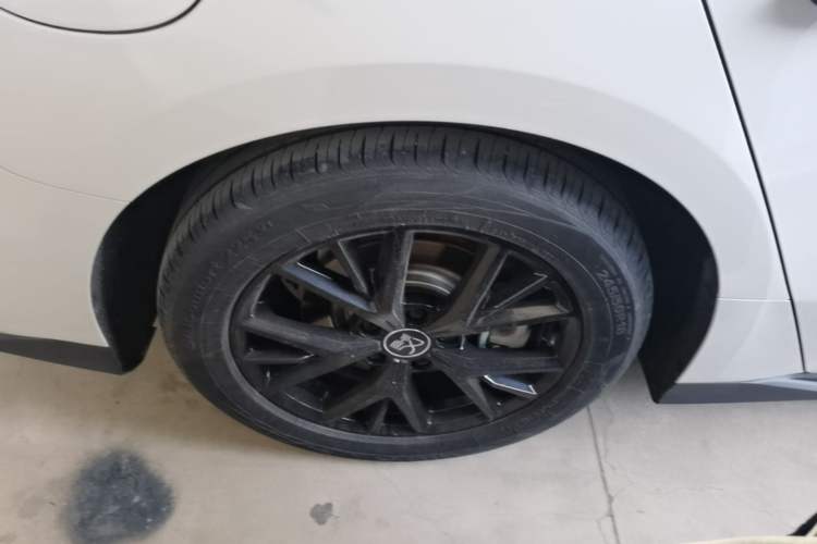 Used BYD Han 2025 DM-i 125KM Elite Model Right Rear Wheel Hub