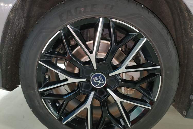 Used BYD Han 2025 DM-i 125KM Prestige Model Right Rear Wheel Hub