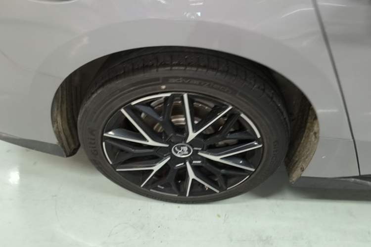Used BYD Han 2025 EV 506KM Prestige Edition Right Rear Wheel Hub