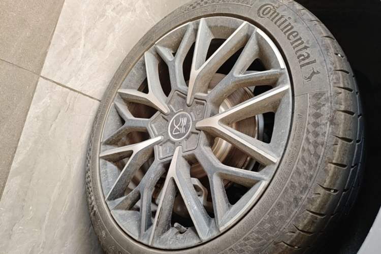 Used BYD Han 2025 DM-i Intelligent Driving Edition 125KM Prestige Model Right Rear Wheel Hub