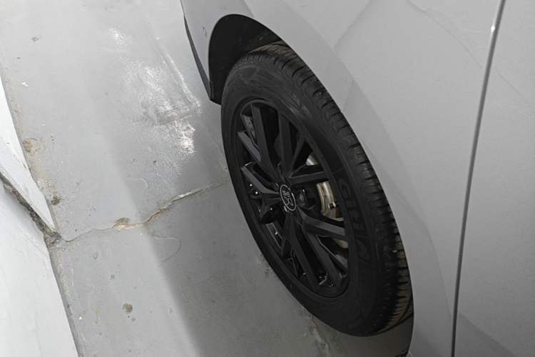Used BYD Han 2025 DM-i Smart Drive 125KM Elite Model Right Rear Wheel Hub
