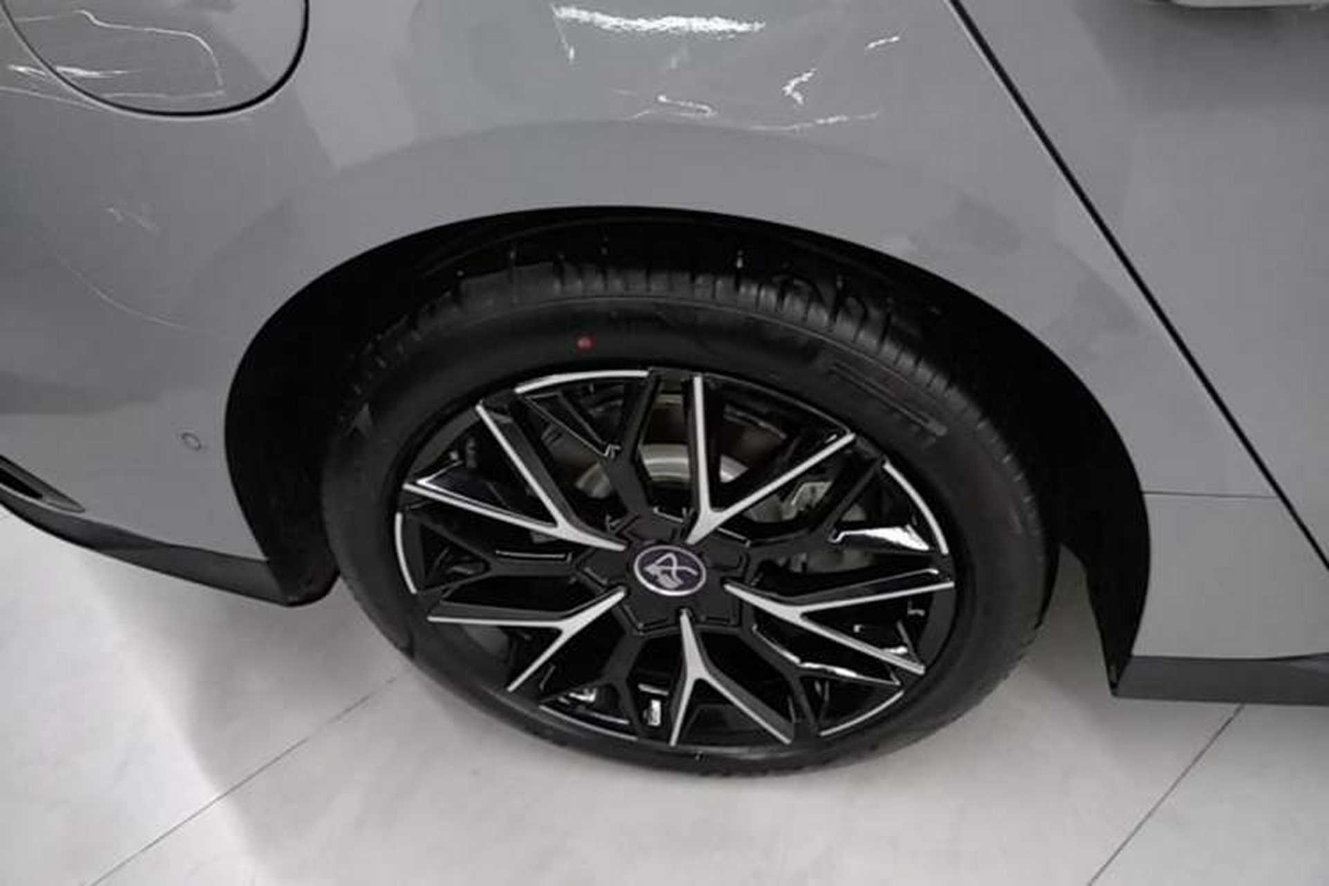 Used BYD Han 2025 DM-i 125KM LiDAR-Powered Intelligent Driving Model Right Rear Wheel Hub