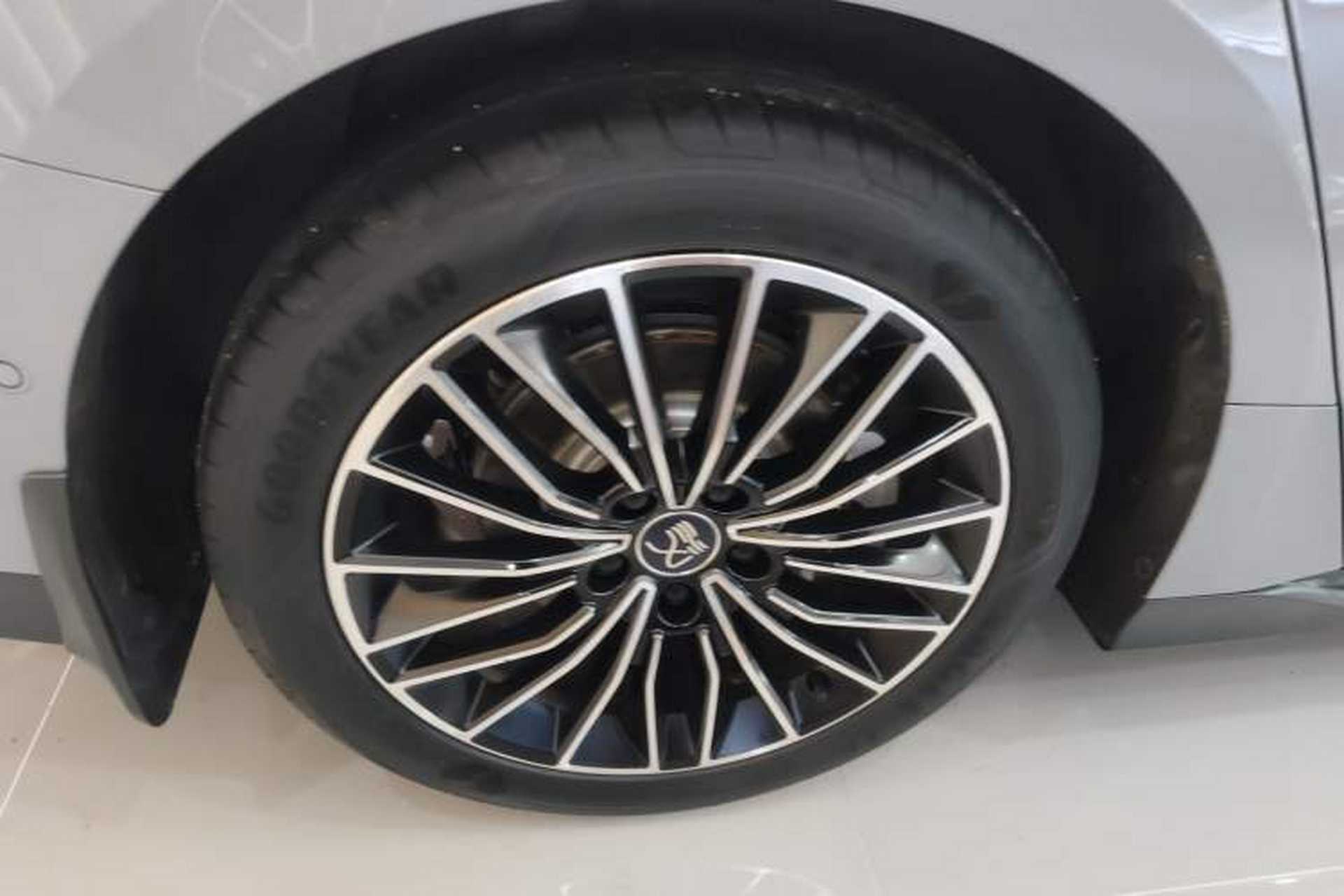 Used BYD Han 2025 DM-i Intelligent Driving Edition 125KM LiDAR Flagship Model Right Rear Wheel Hub
