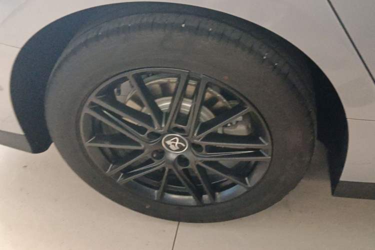 Used BYD Han 2025 DM-i Intelligent Driving Edition 245KM Prestigious Edition Right Rear Wheel Hub
