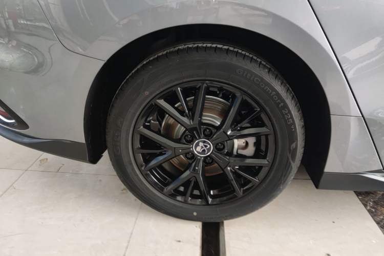Used BYD Han 2025 DM-i 125KM Elite Model Right Rear Wheel Hub
