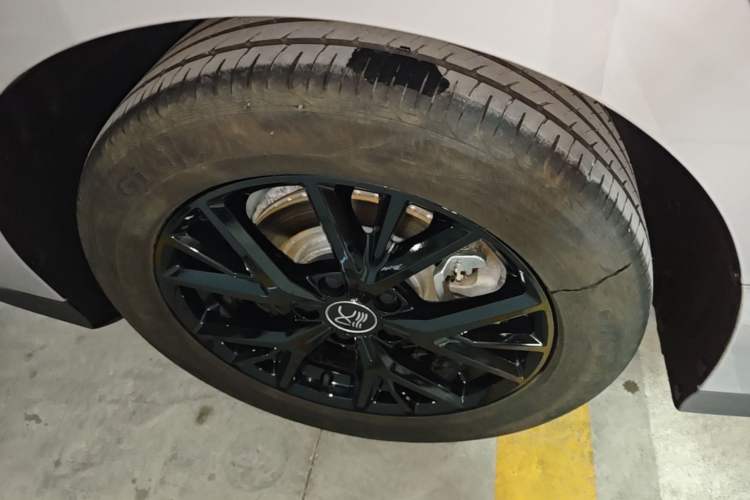Used BYD Han 2025 DM-i 125KM Elite Model Right Rear Wheel Hub