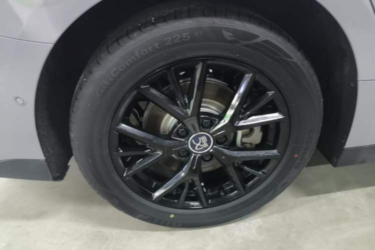 Used BYD Han 2025 DM-i Smart Drive 125KM Elite Model Right Rear Wheel Hub