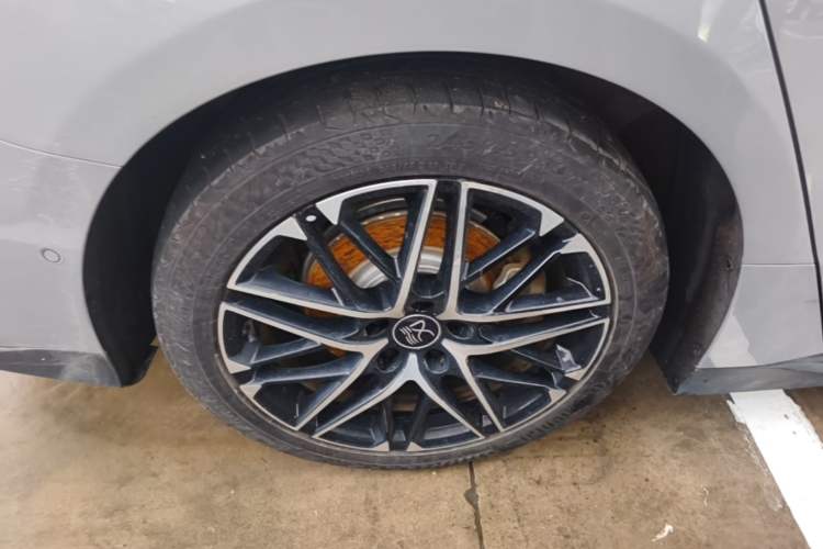 Used BYD Han 2025 EV 605KM Prestige Model Right Rear Wheel Hub