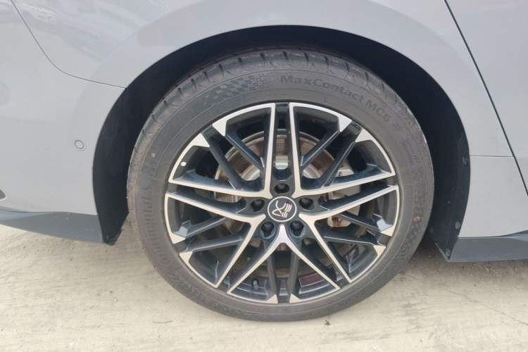 Used BYD Han 2025 EV 605KM Prestige Model Right Rear Wheel Hub