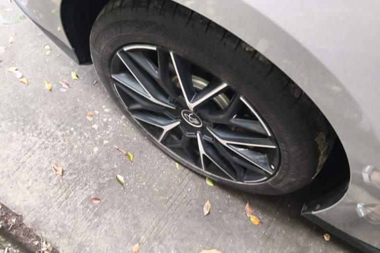 Used BYD Han 2025 DM-i 125KM Prestige Model Right Rear Wheel Hub