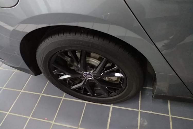 Used BYD Han 2025 DM-i Smart Drive 125KM Elite Model Right Rear Wheel Hub
