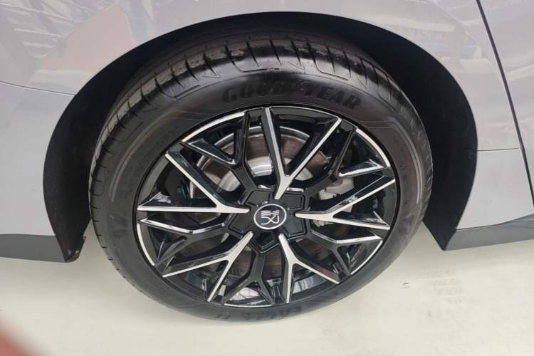 Used BYD Han 2025 DM-i 125KM Prestige Model Right Rear Wheel Hub