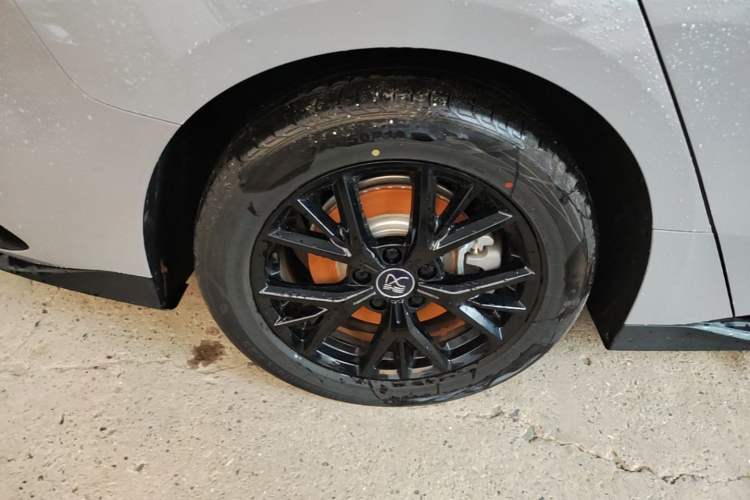 Used BYD Han 2025 DM-i 125KM Elite Model Right Rear Wheel Hub