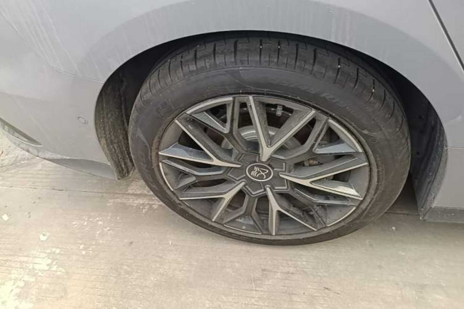 Used BYD Han 2025 DM-i Intelligent Driving Edition 125KM LiDAR Flagship Model Right Rear Wheel Hub