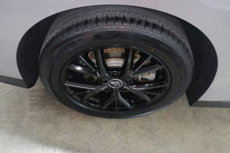 Used BYD Han 2025 DM-i 125KM Elite Model Right Rear Wheel Hub