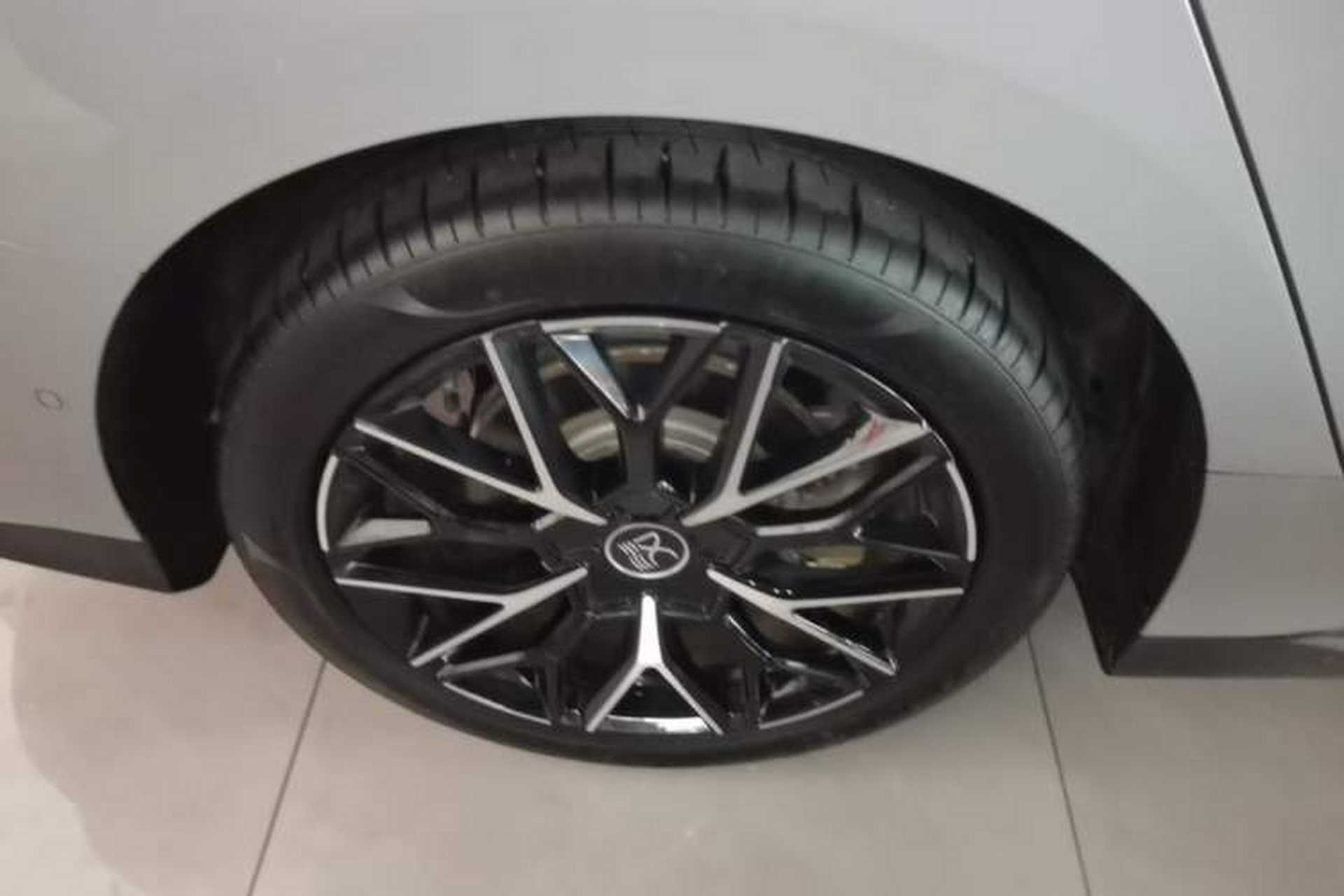 Used BYD Han 2025 DM-i 125KM LiDAR-Powered Intelligent Driving Model Right Rear Wheel Hub