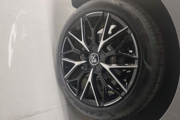 Used BYD Han 2025 DM-i 125KM LiDAR-Powered Intelligent Driving Model Right Rear Wheel Hub