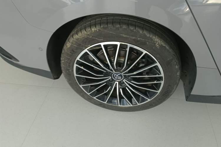 Used BYD Han 2025 DM-i Intelligent Driving Edition 125KM LiDAR Flagship Model Right Rear Wheel Hub