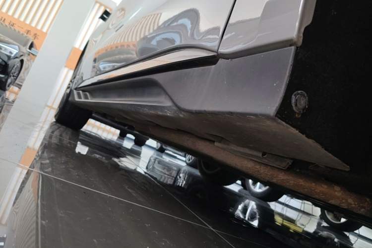 Used BYD Han 2025 DM-i 125KM LiDAR-Powered Intelligent Driving Model Right Side Sill