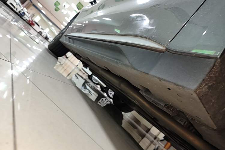 Used BYD Han 2025 DM-i 125KM Comfort Model Right Side Sill
