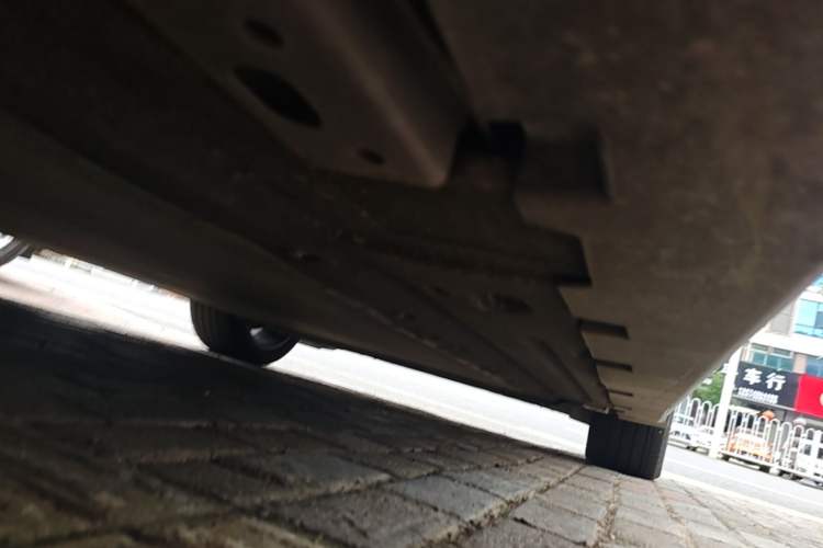 Used BYD Han 2025 EV with 701 km of Laser Radar-Enabled Intelligent Driving Right Side Sill