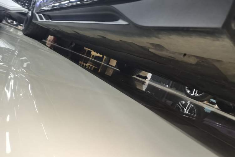 Used BYD Han 2025 EV 605KM Prestige Model Right Side Sill