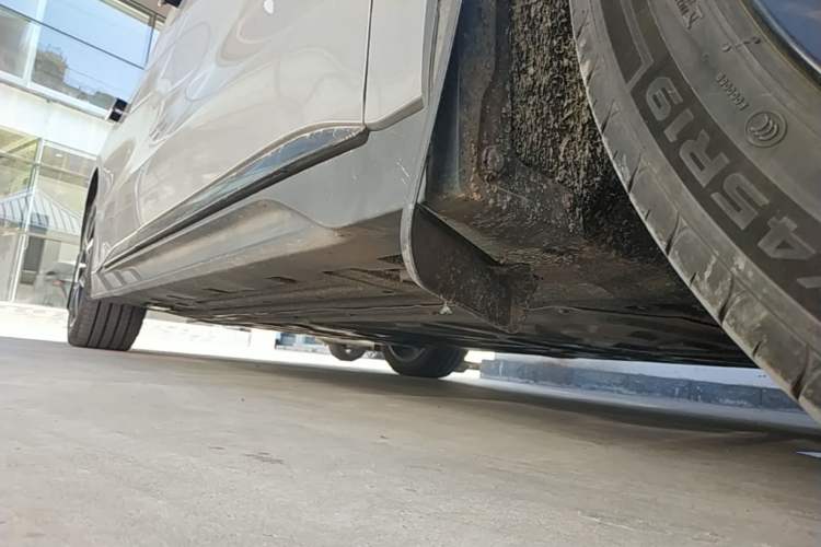 Used BYD Han 2025 EV 506KM Prestige Edition Right Side Sill
