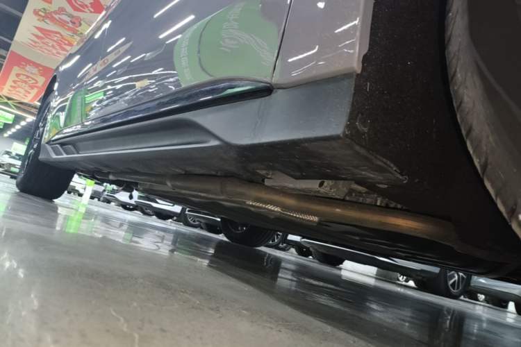 Used BYD Han 2025 DM-i Smart Drive 125KM Elite Model Right Side Sill
